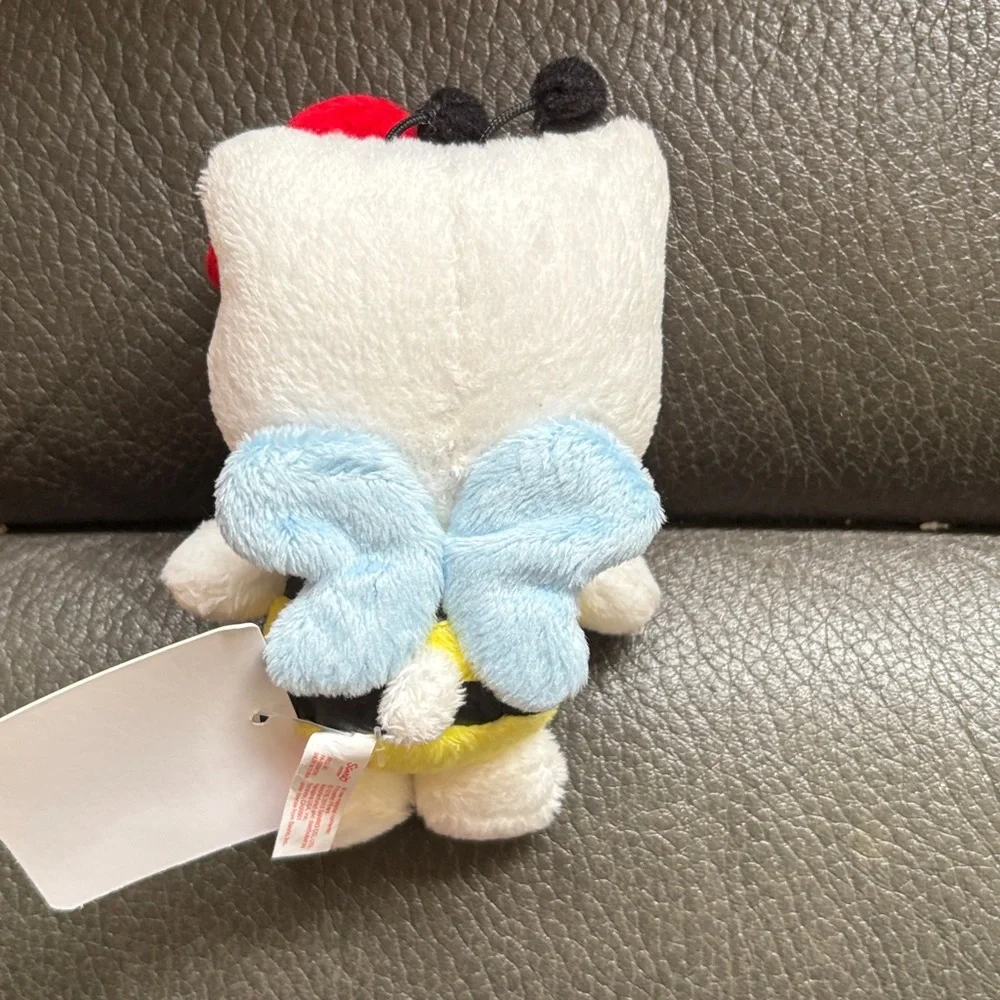 Hello kitty adorable stuffed bee with blue wings - Picture 2 of 4